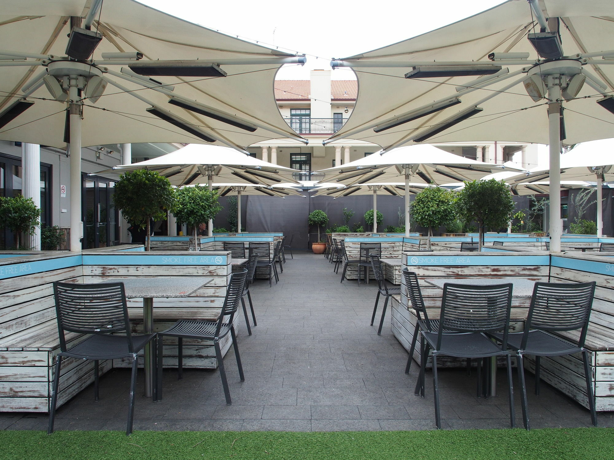 Coogee Bay Hotel Sydney Exterior photo